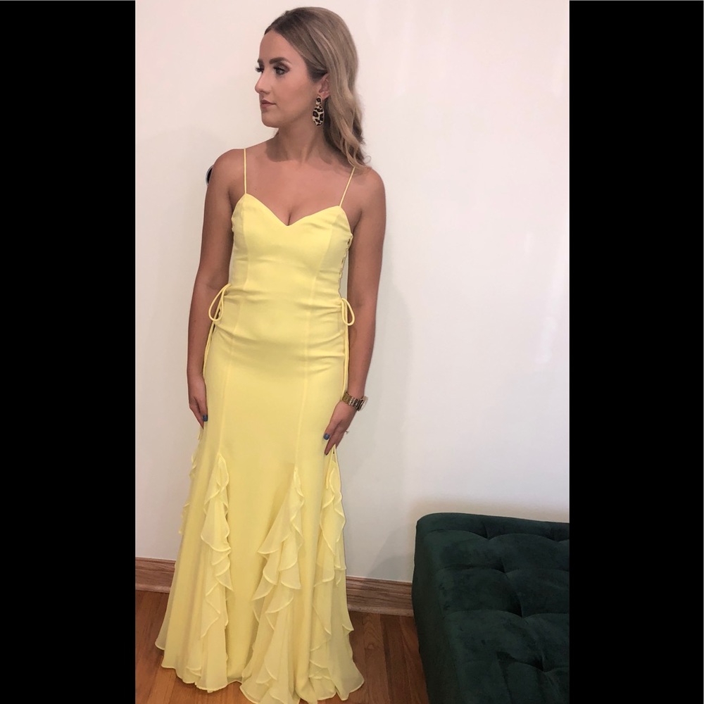 Fame & Partners Yellow Dress